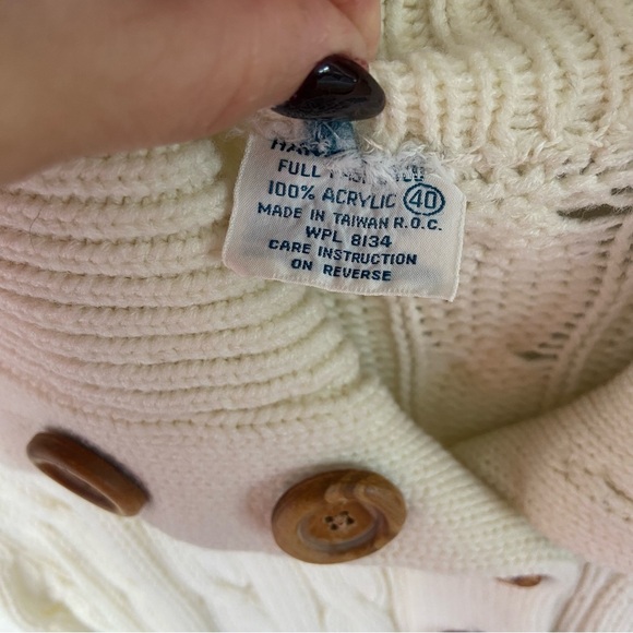 Vintage 1970s Hand Loomed Long Belted Cream Cable Knit Cardigan Sweater | Small - Picture 3 of 12